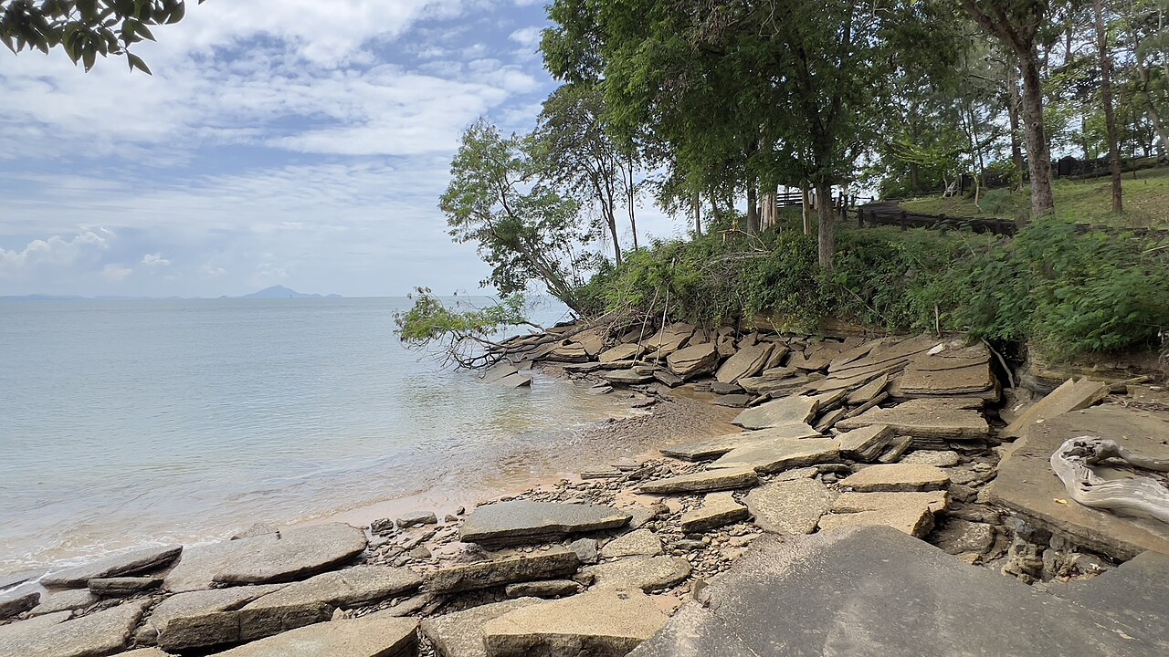 สุสานหอย 40 ล้านปี (หาดสุสานหอย) — สถานที่ท่องเที่ยวสาธารณะ