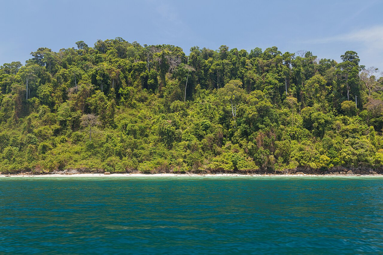 เกาะง่าย — สถานที่ท่องเที่ยวสาธารณะ