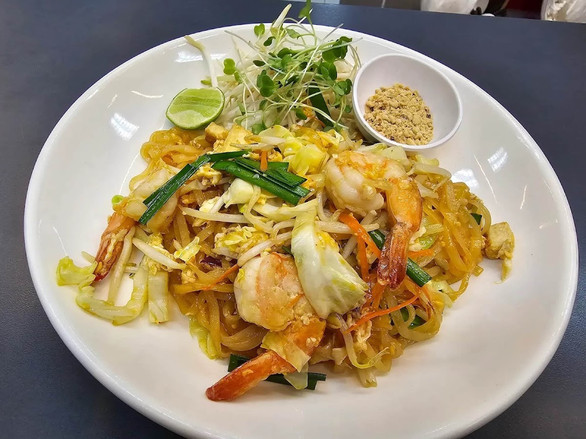 THAI ME UP PANG Restaurant and Bar