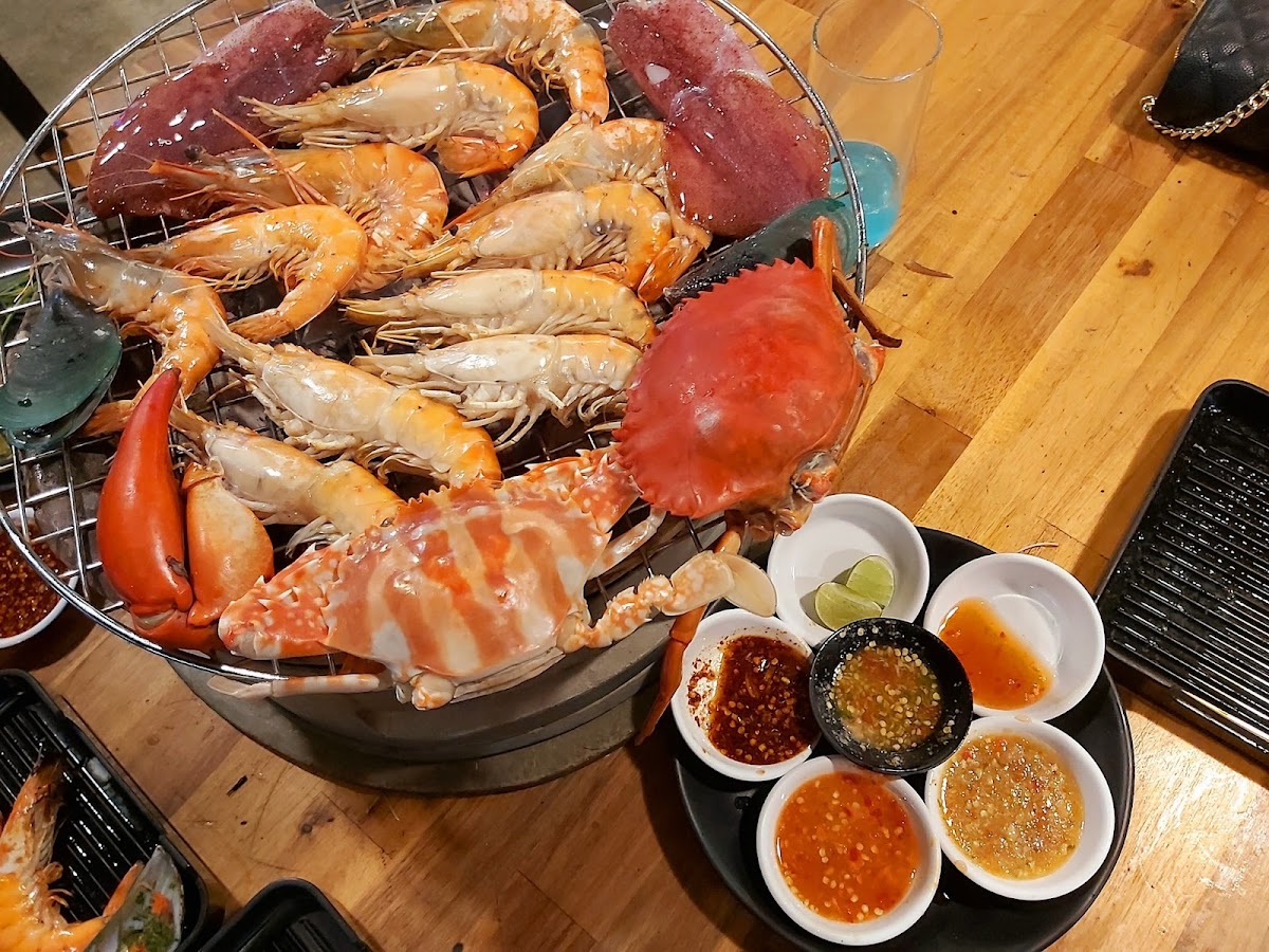 Tong Talay Seafood Buffet