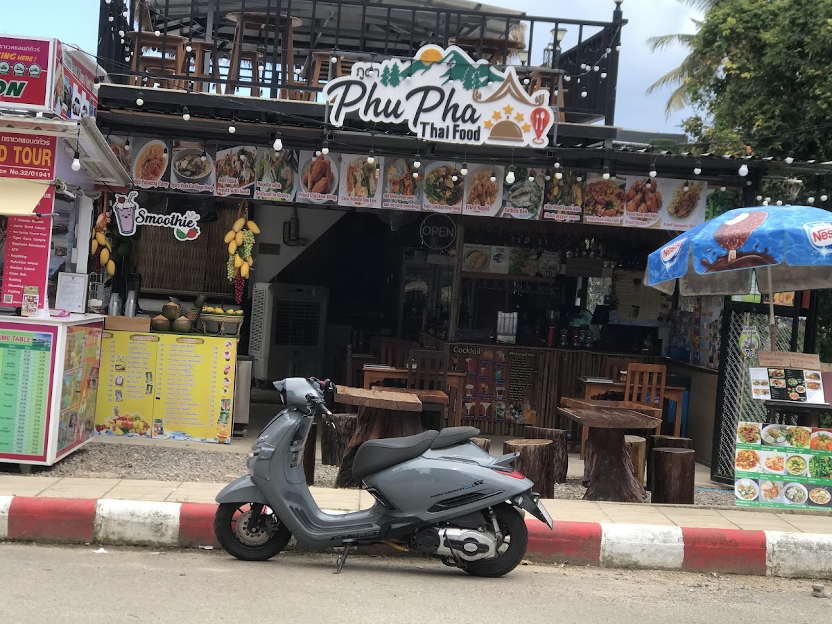 PHUPHA Thai food