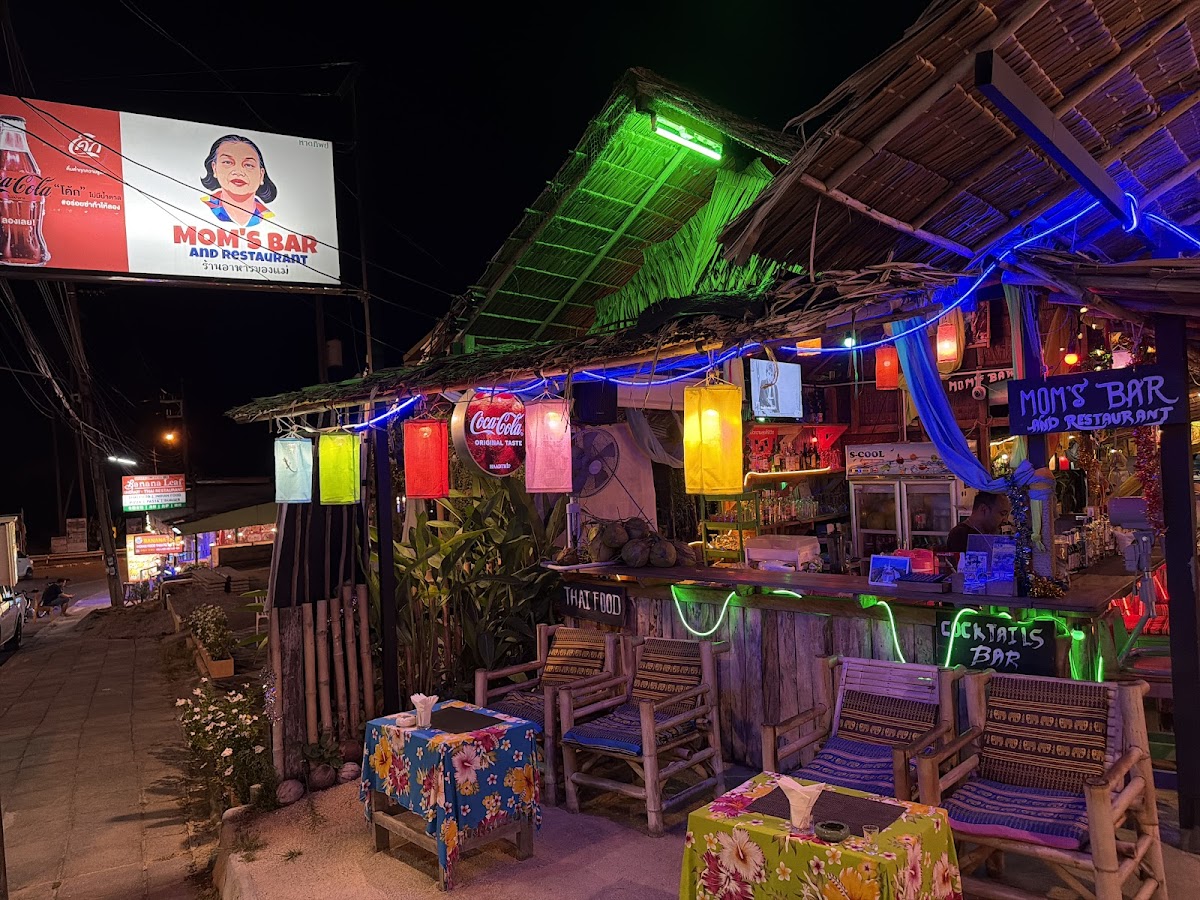 Mom’s Bar and Restaurant