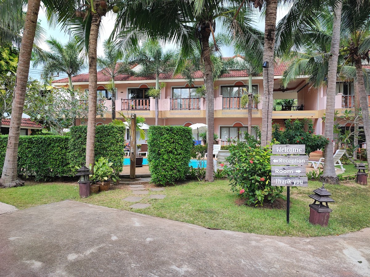 Lanta Seafront Resort