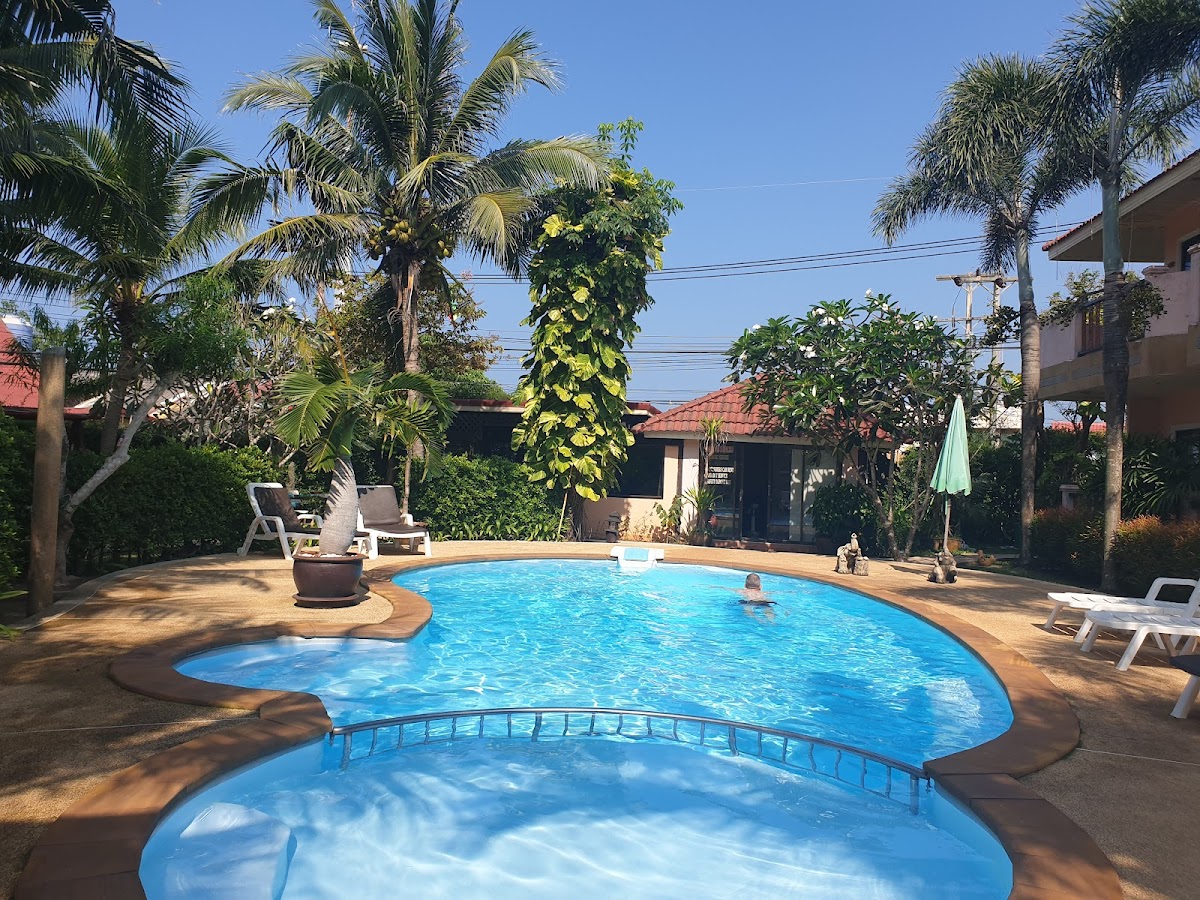 Lanta Seafront Resort