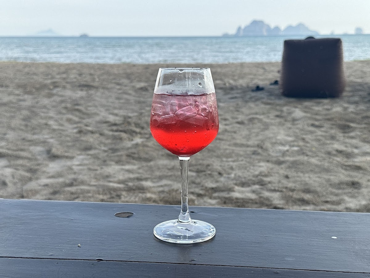 Long Beach bungalow bar & restaurant