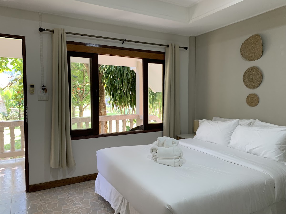 Lanta Beachfront Resort