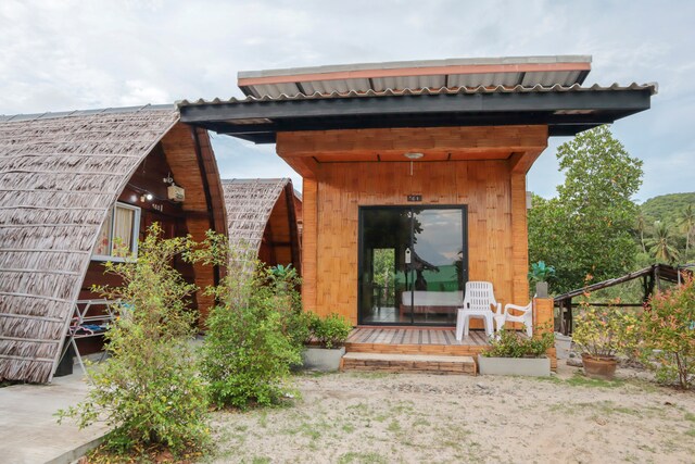 OYO 1083 Lanta Wild Beach Resort