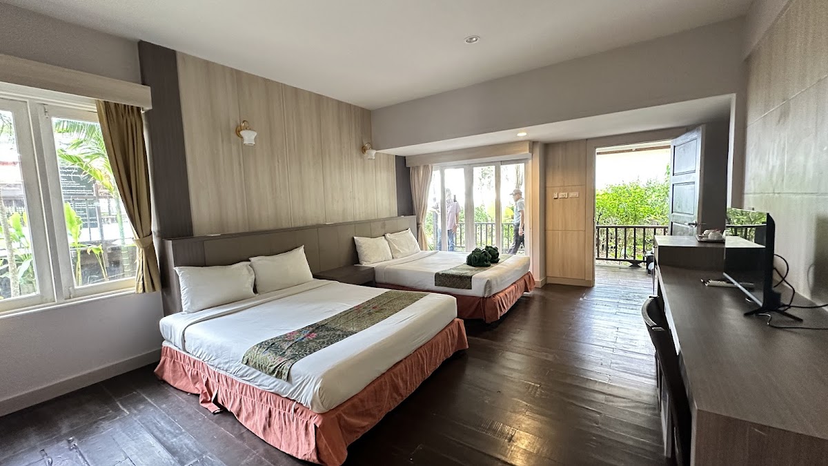 Nakara Long Beach Resort