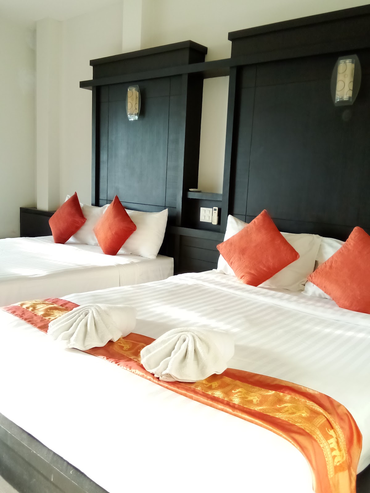 The Sea @ Lanta Hotel