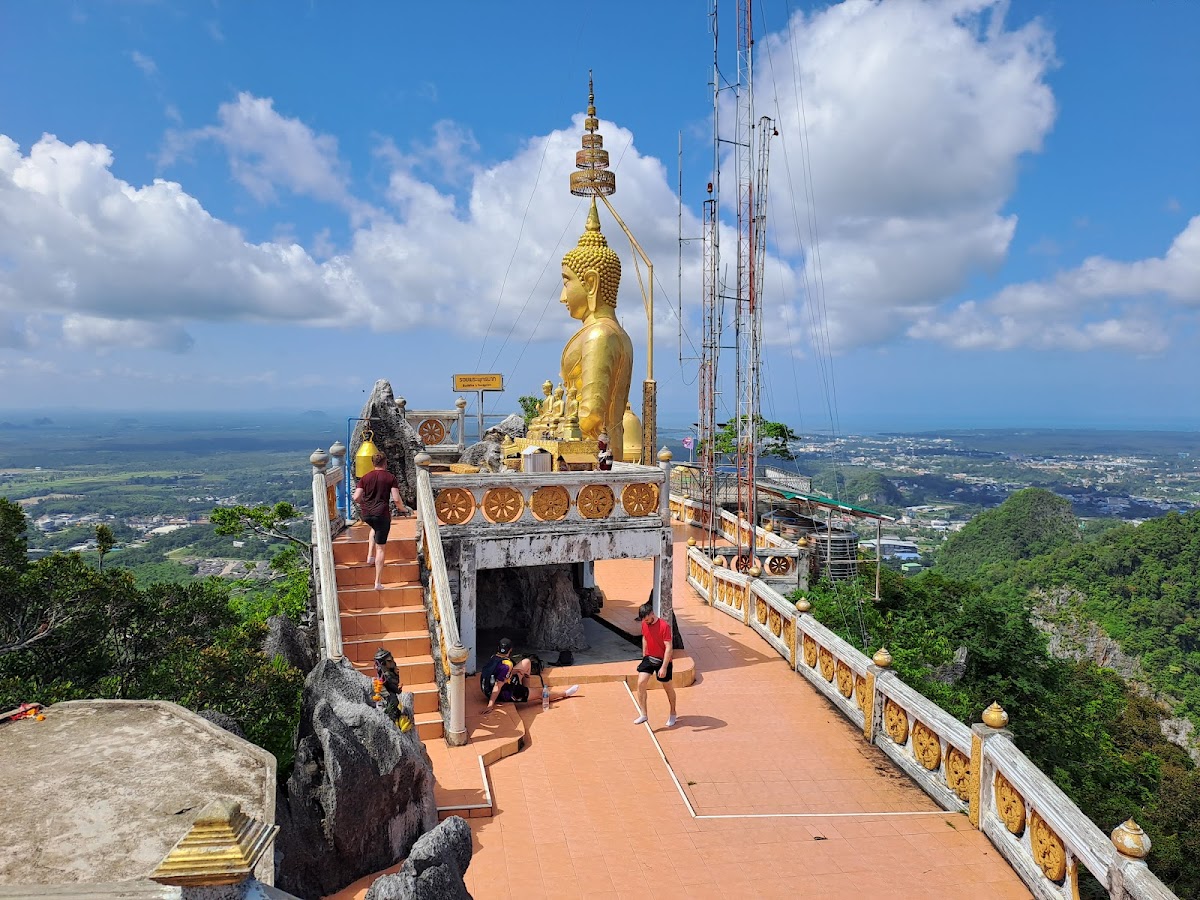 Wat Tham Suea