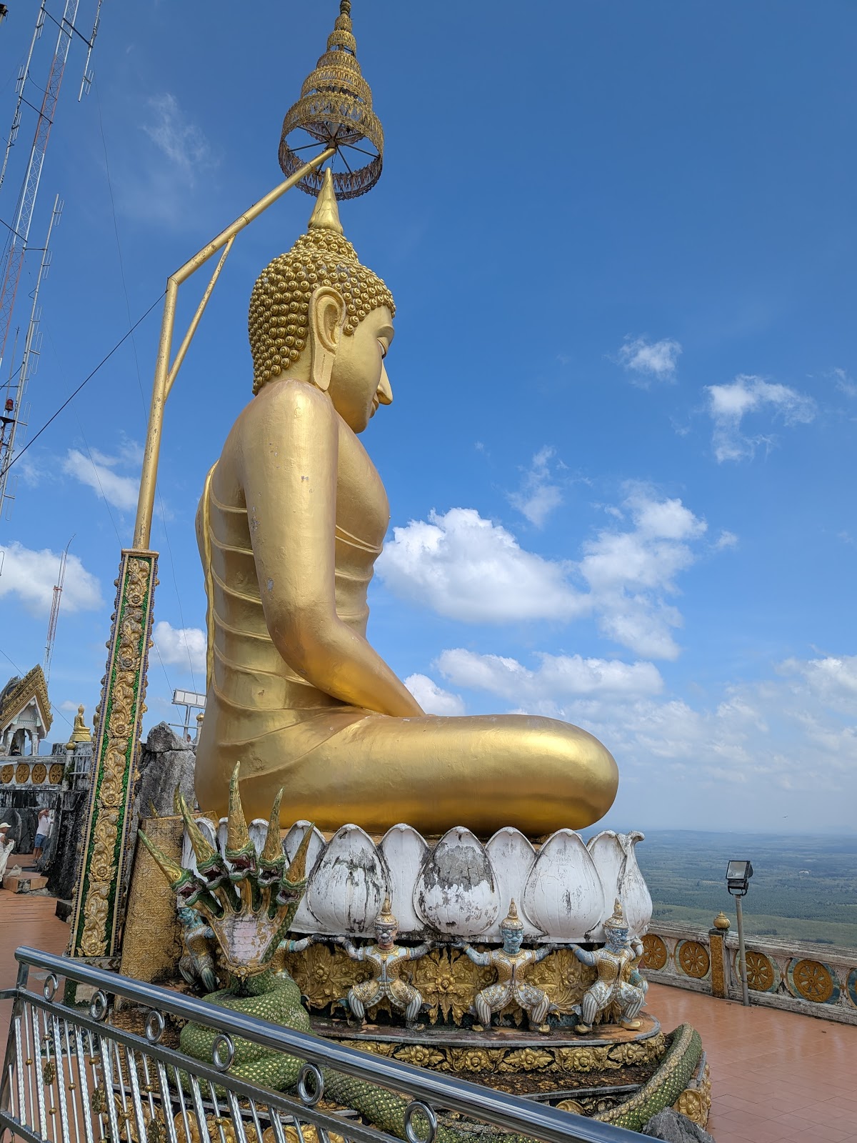 Wat Tham Suea