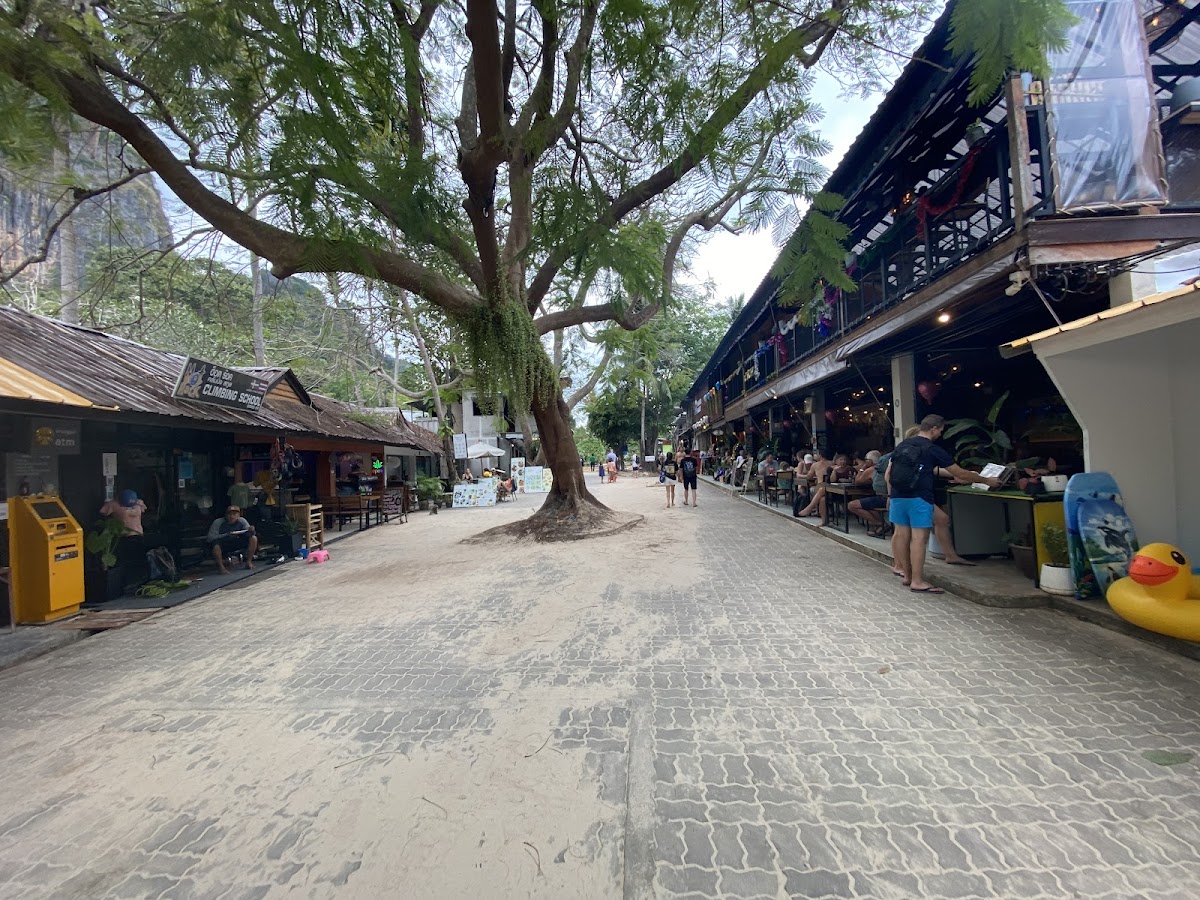Railay Walking Street