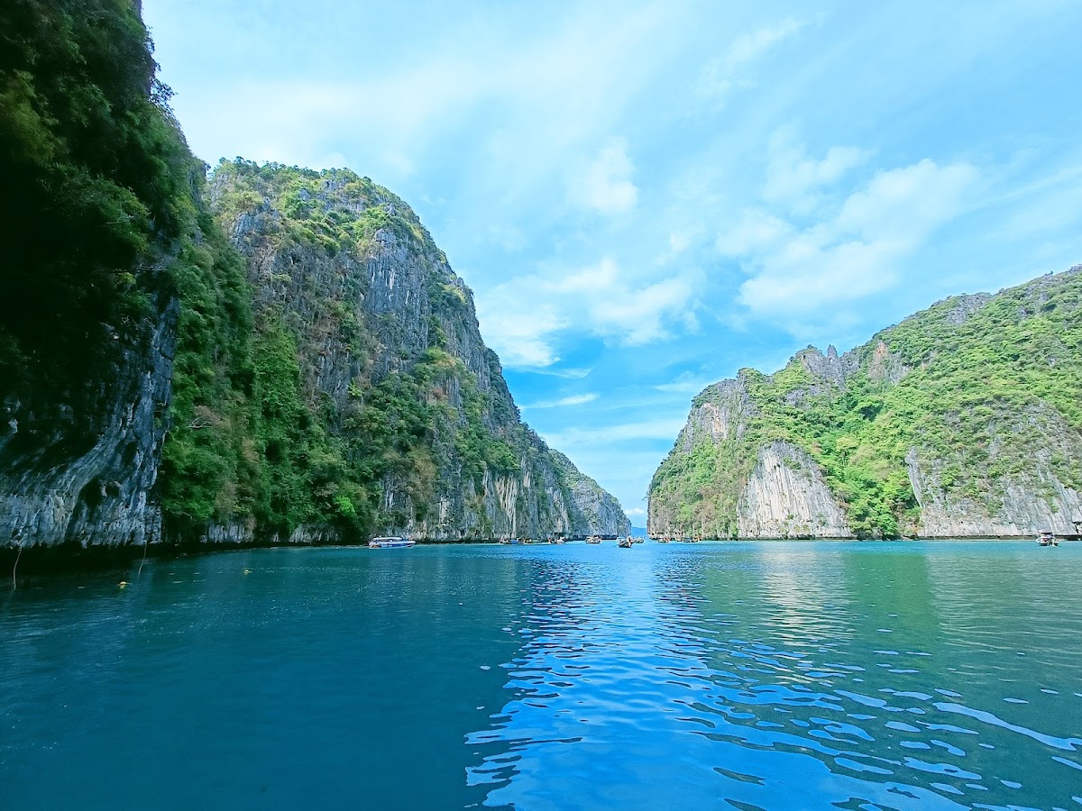 Hat Noppharat Thara-Mu Ko Phi Phi National Park