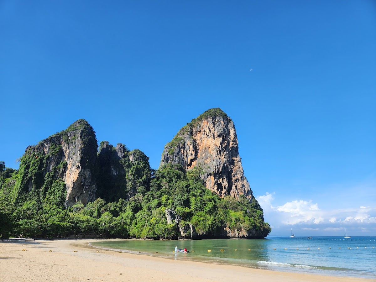 Hat Noppharat Thara-Mu Ko Phi Phi National Park