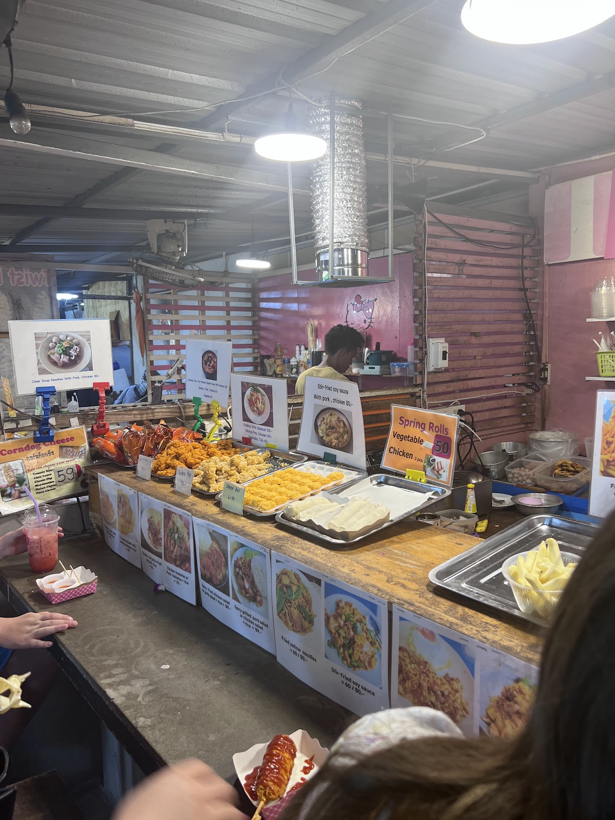 Ao-nang beach walk market
