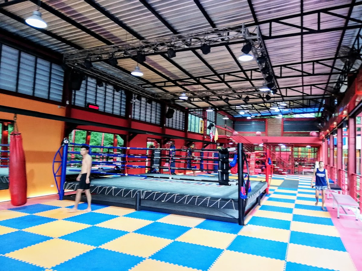 Khun Suek Muay Thai