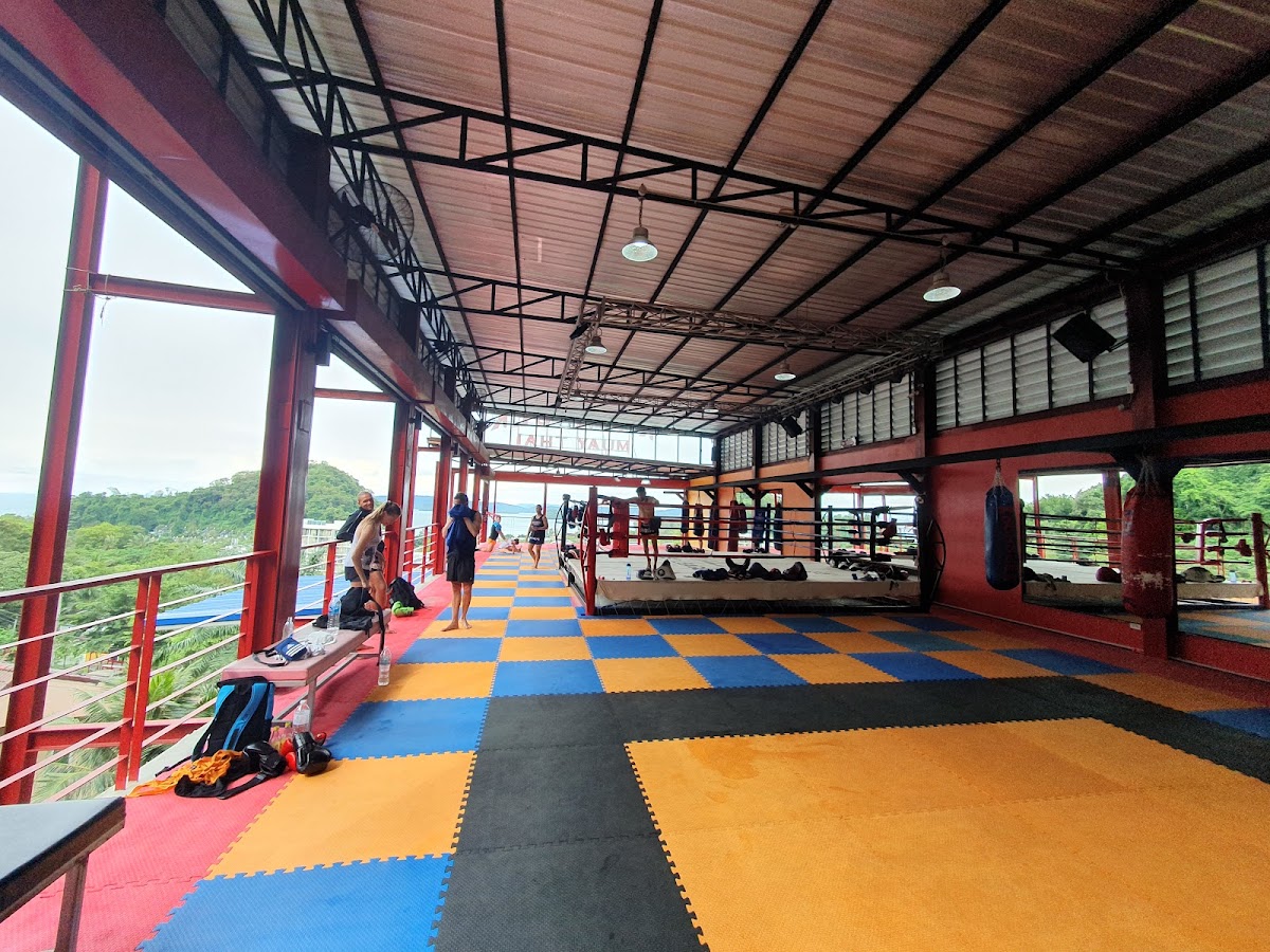 Khun Suek Muay Thai