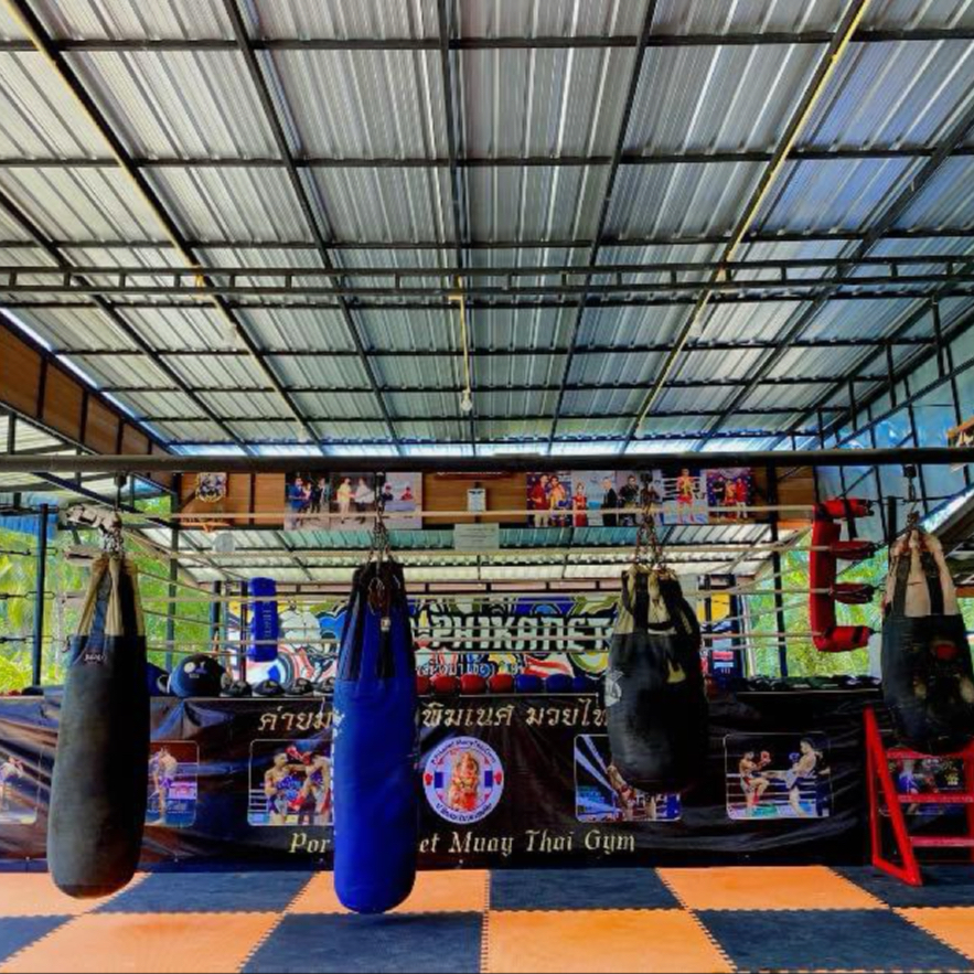 Por.Pikanet Muay Thai Gym